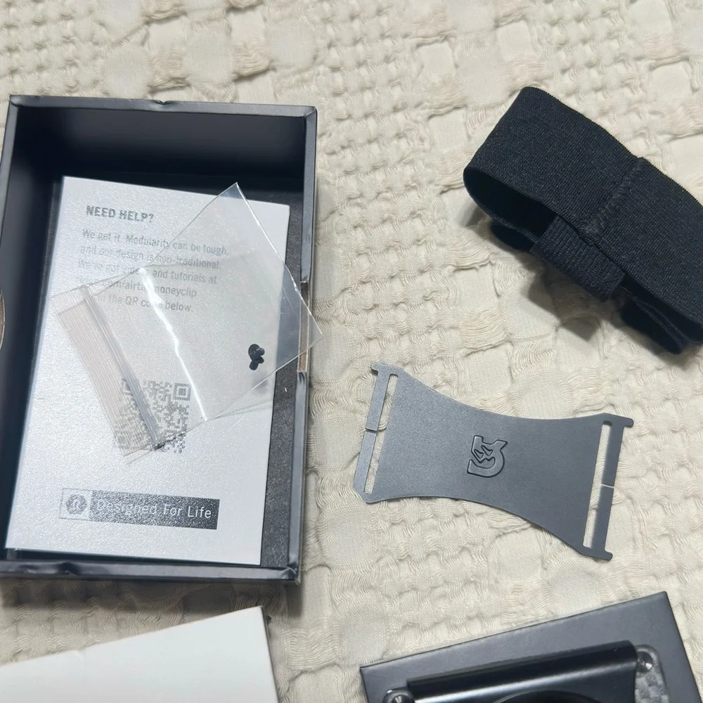 Ridge Carbon Fiber Wallet 3k weave and air tag money clip** carbon fiber
